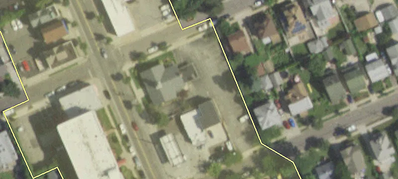 210 Mineola Blvd