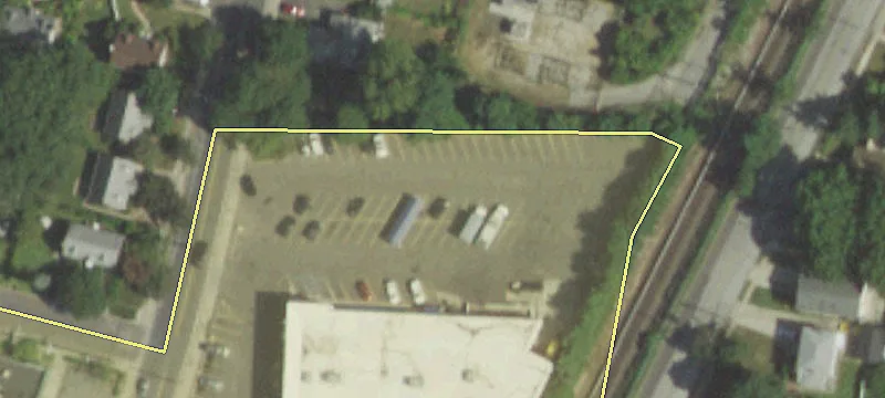 605 Woodfield Rd