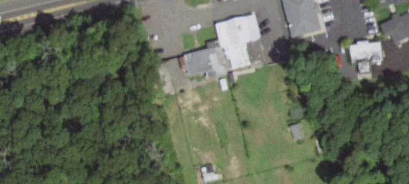 586 Middle Country Rd