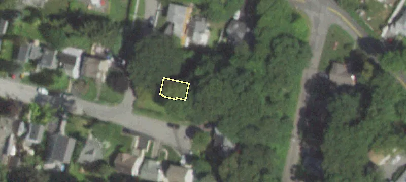 39 Davis Ave