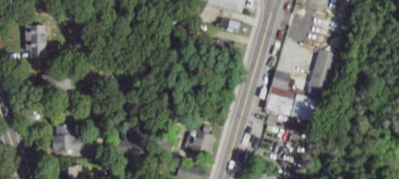 Mastic Rd