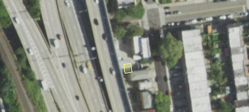 32 Ave Avenue