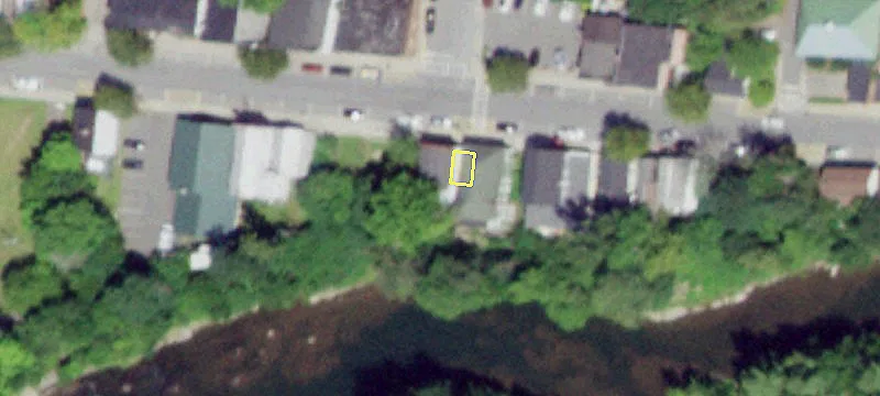 3026 Main St