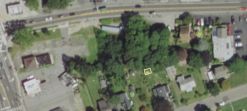 Hallock Ave