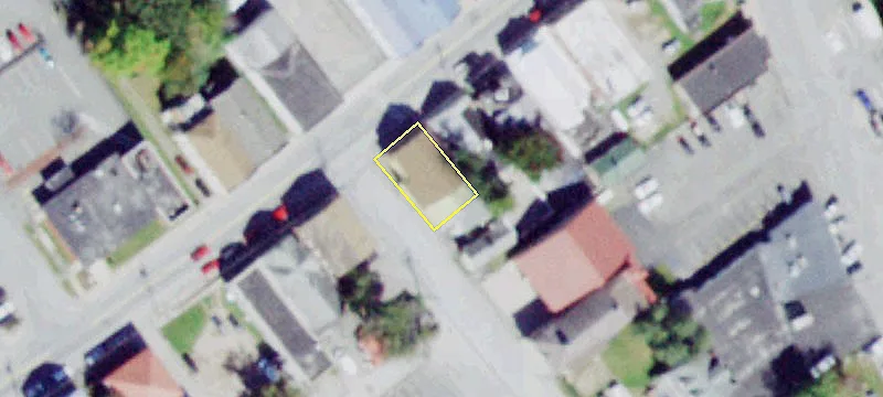 5202 Main St