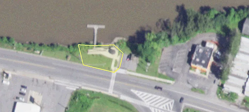 Riverside Dr