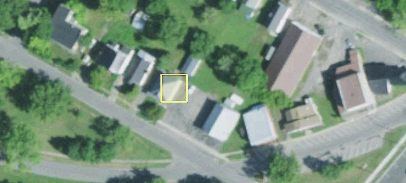 24 Woodlawn Ave