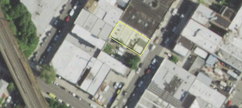 48 St St