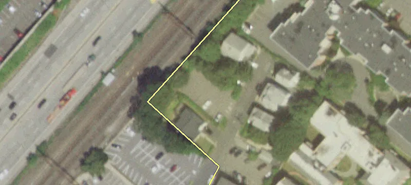 7 Woodland Ave