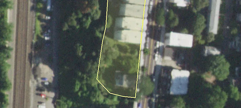 Warburton Ave