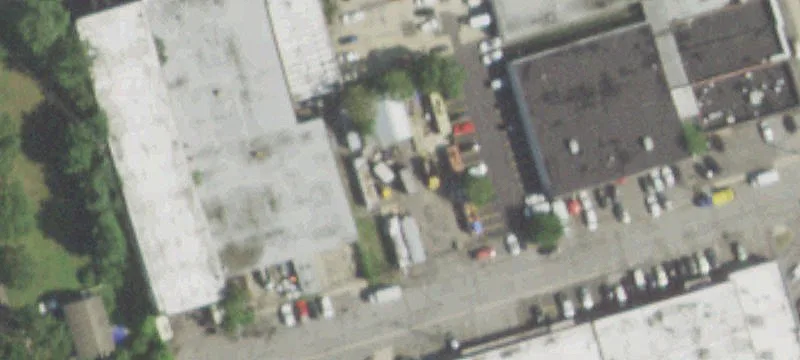 Chestnut St