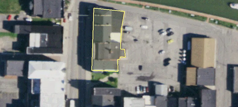 121 Main St