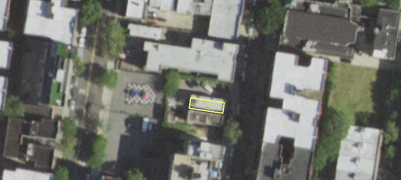 44 St St