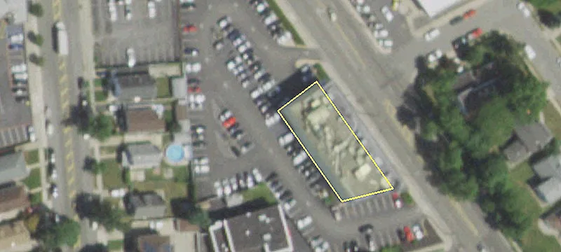 2035 Lakeville Rd