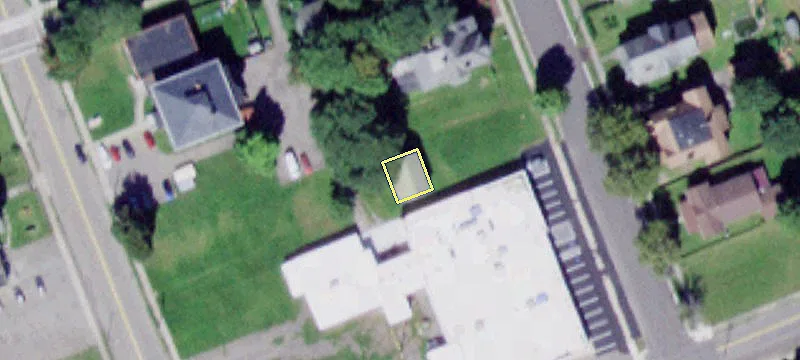 413 William St