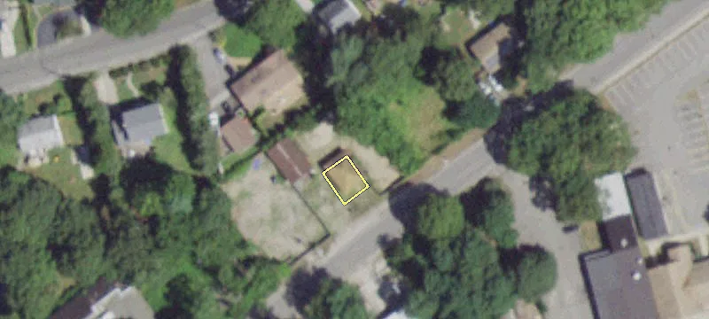 127 Commack Rd