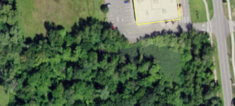 27 Round Lk Rd
