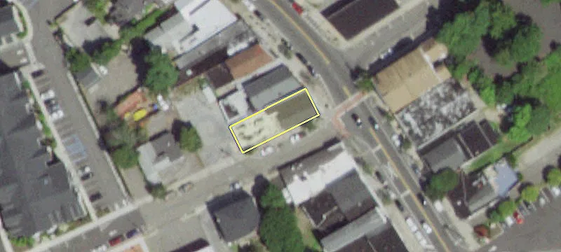 1534 Main St