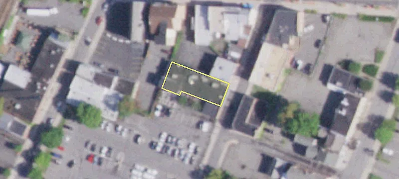 10 Yates St