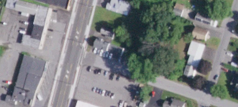 2557 Hamburg St