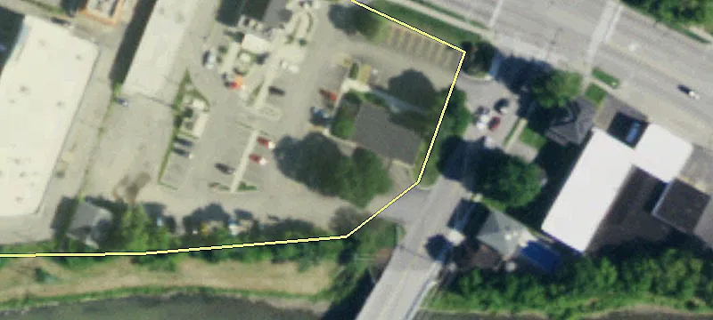 401 Main St