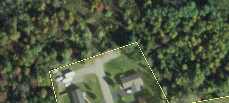 Lakeville Rd