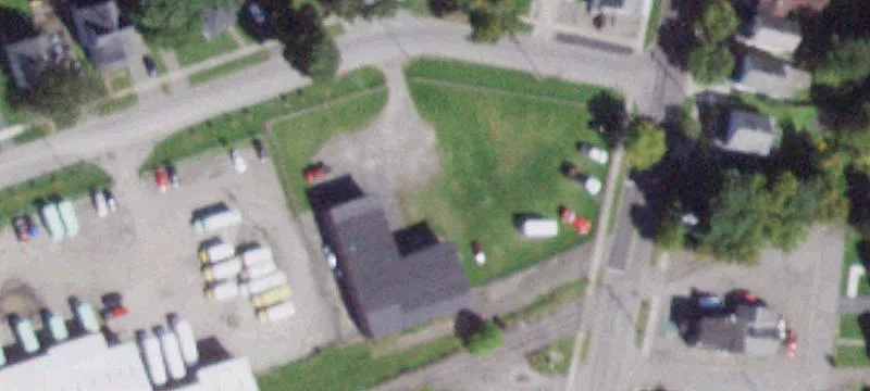 3 Squires St