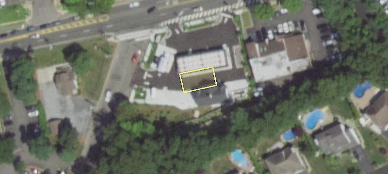 320 Main St