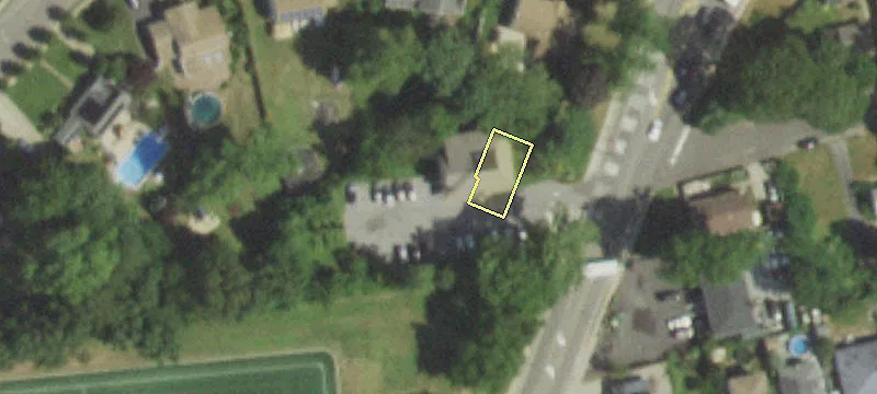 990 Deer Park Ave