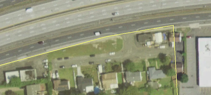 390 Sunrise Hwy