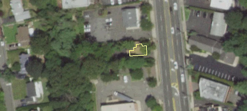 307 Commack Rd
