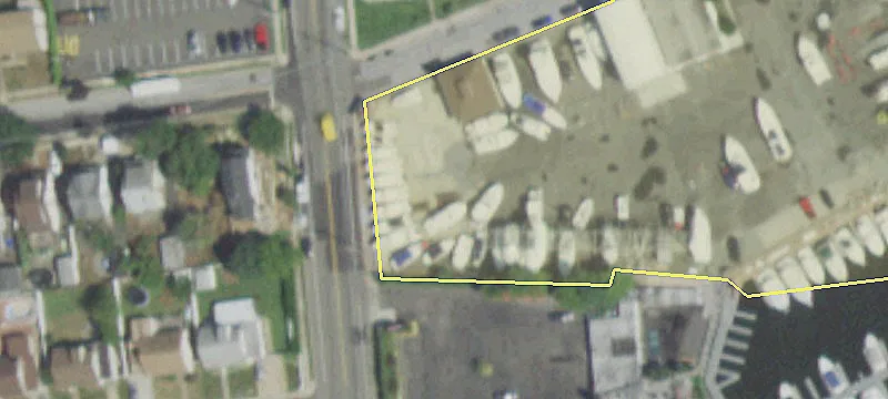 325 Main St