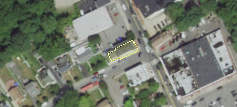 76 Railroad Ave