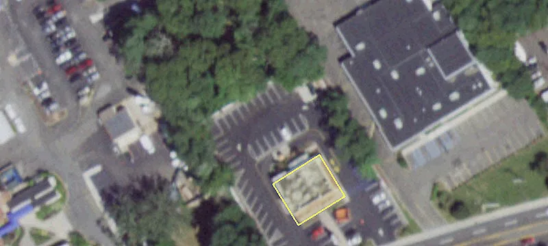900 Old Country Rd
