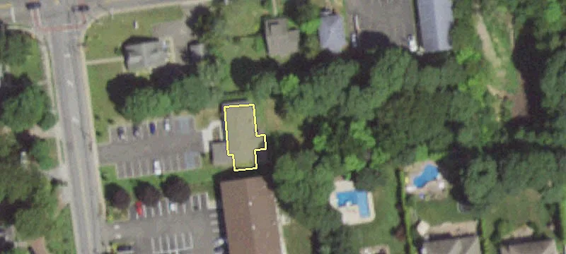 215 Lk Ave