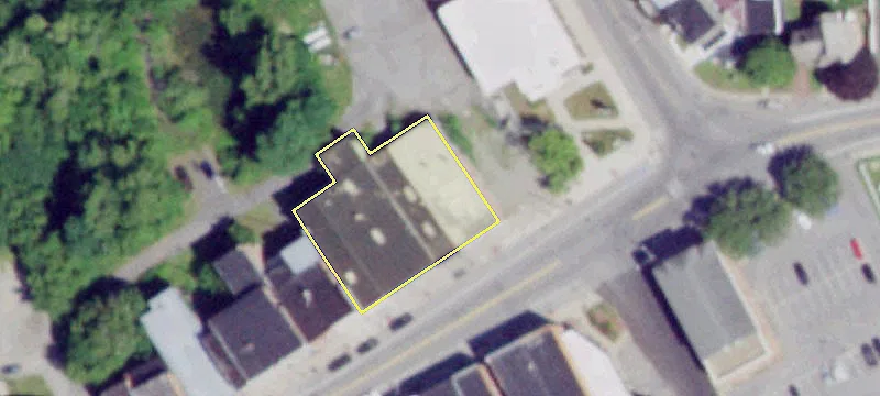 18-20 Main St