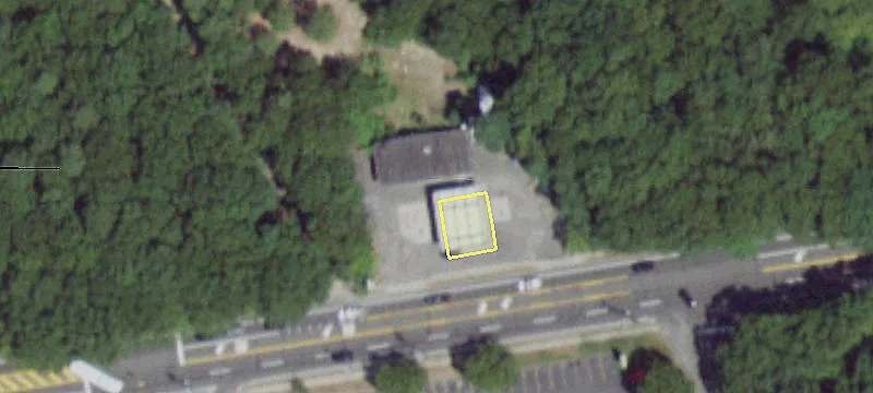 640 Old Country Rd