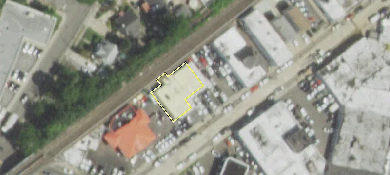 18 Railroad Ave