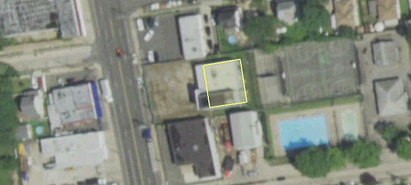 358 360th N Main St