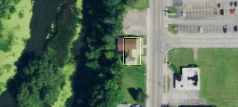 2560 Main St