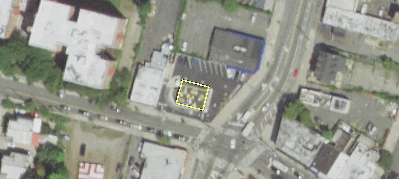 22 Mott Ave