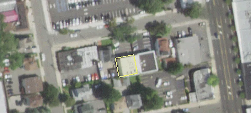 10 Maple St