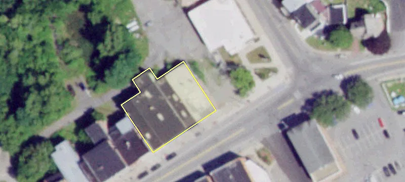 16 Main St