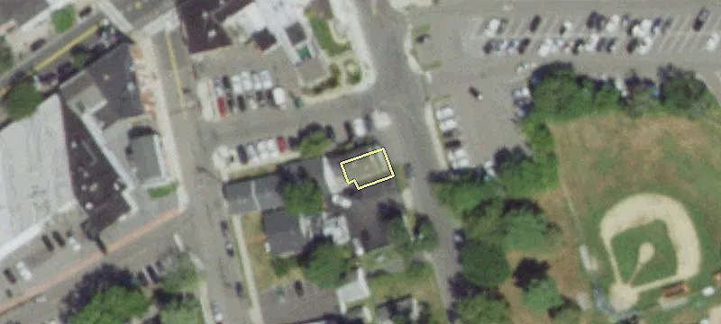 24 Gillette Ave