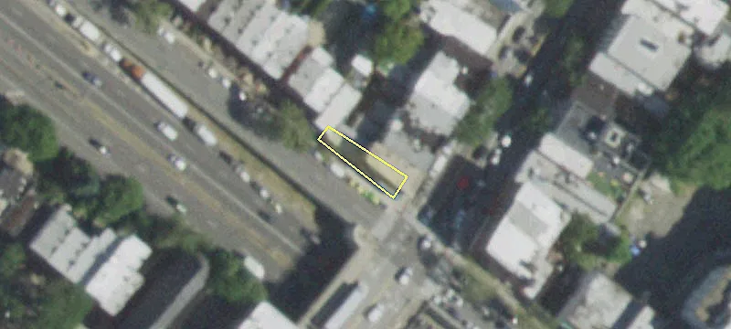 596 5th Ave