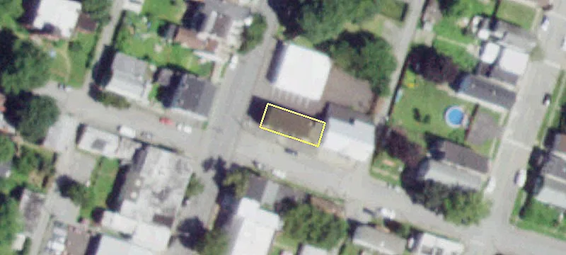 664 2nd Ave