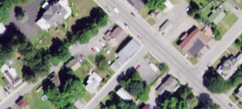 3913 Main St