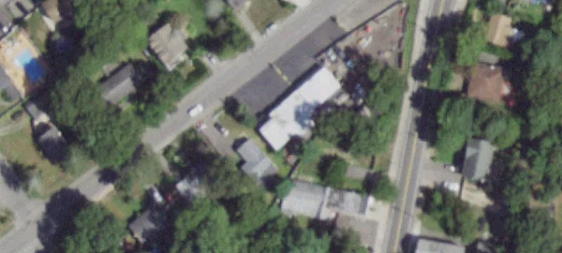 28 Commack Rd