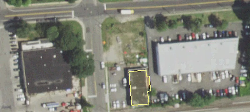 Pond Ave