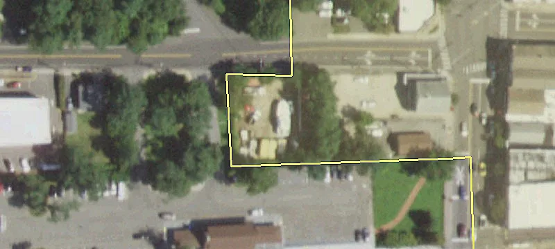 122 Bellerose Ave